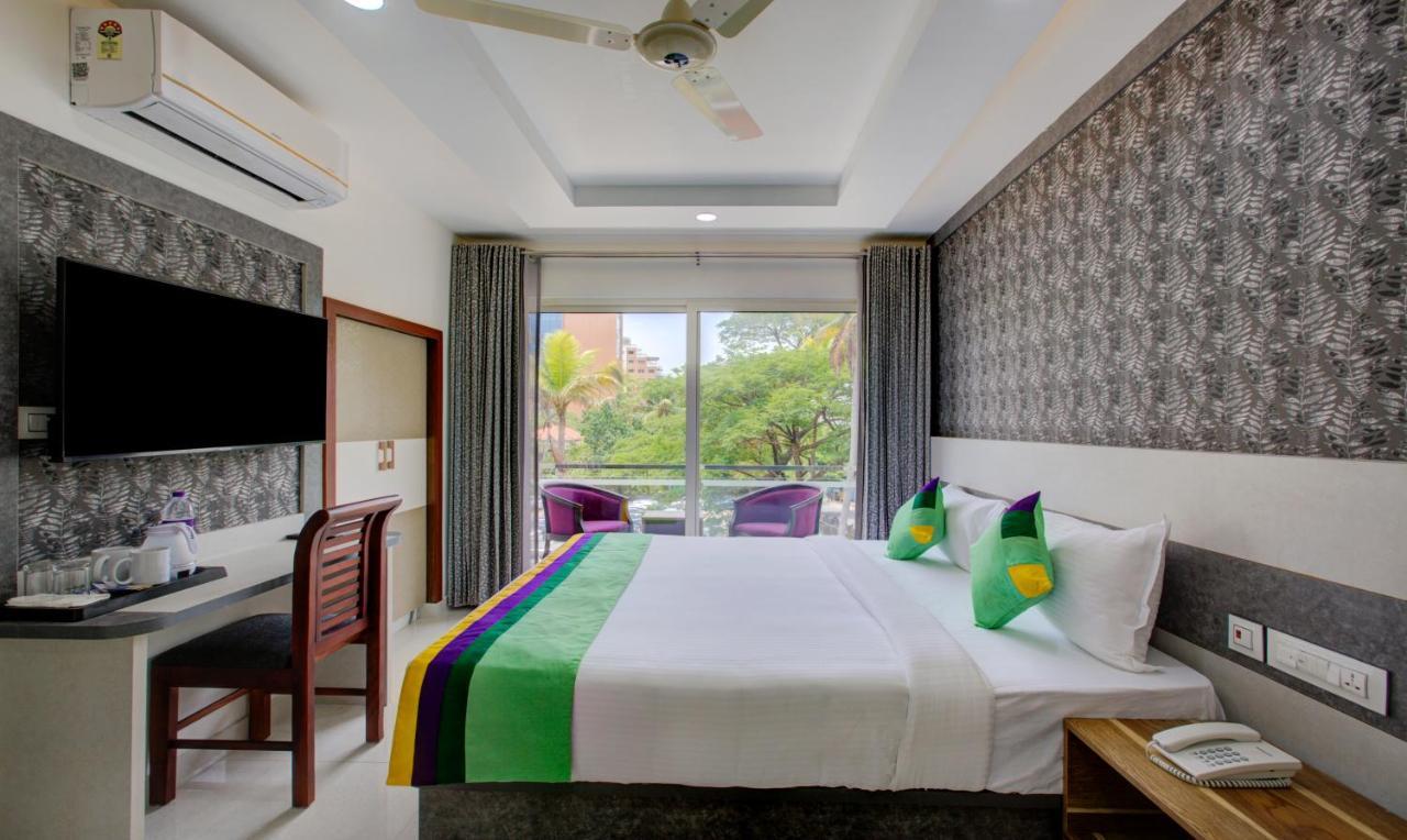Treebo Shore Residency, 290 M From Lakeshore Hospital होटल